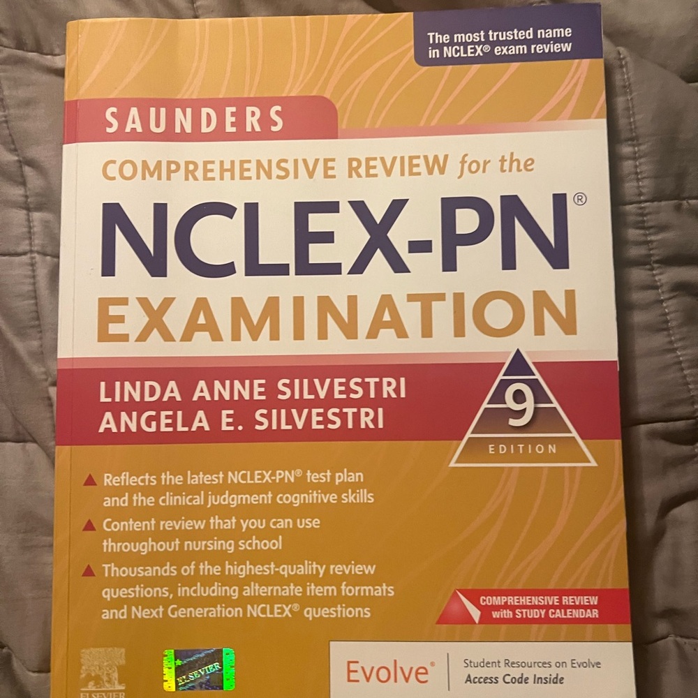 Saunders NCLEX-PN Examination Review Book